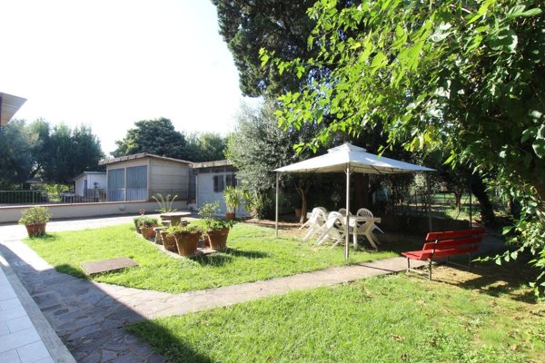 casa indipendente in vendita ad Empoli in zona Cortenuova
