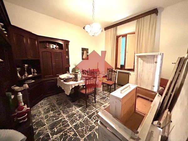 intera palazzina in vendita ad Empoli in zona Avane
