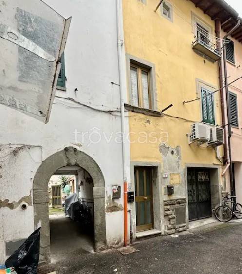 appartamento in vendita ad Empoli in zona Avane