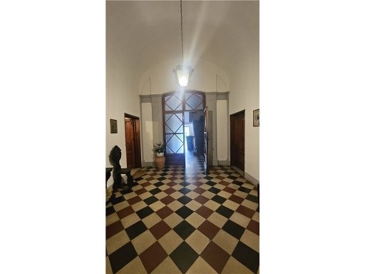 casa indipendente in vendita ad Empoli in zona Centro Storico