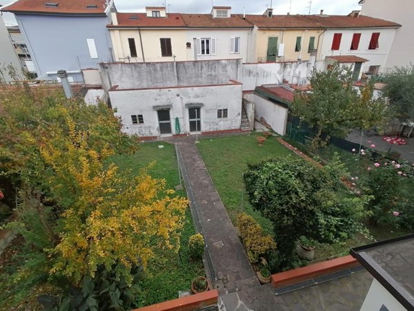 casa indipendente in vendita ad Empoli in zona Ponzano