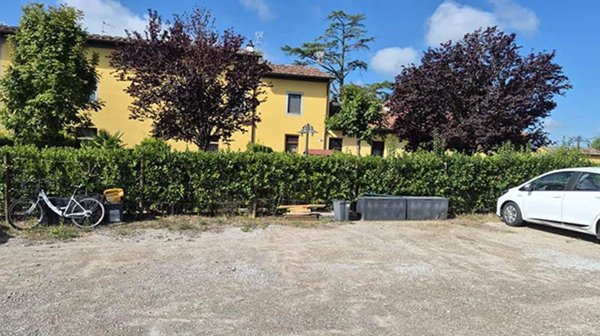 box auto in vendita ad Empoli in zona Osteria Bianca