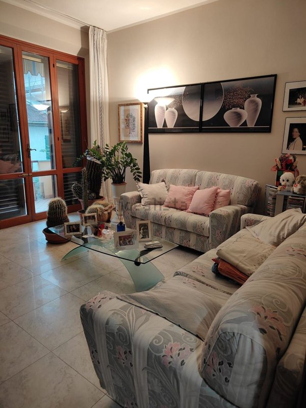 casa indipendente in vendita ad Empoli in zona Corniola