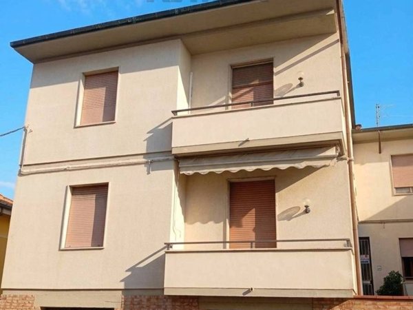 appartamento in vendita ad Empoli in zona Carraia