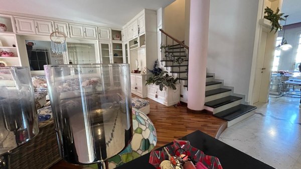 casa indipendente in vendita ad Empoli in zona Avane