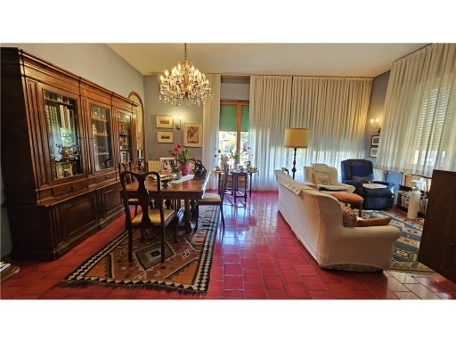casa indipendente in vendita ad Empoli in zona Centro Storico