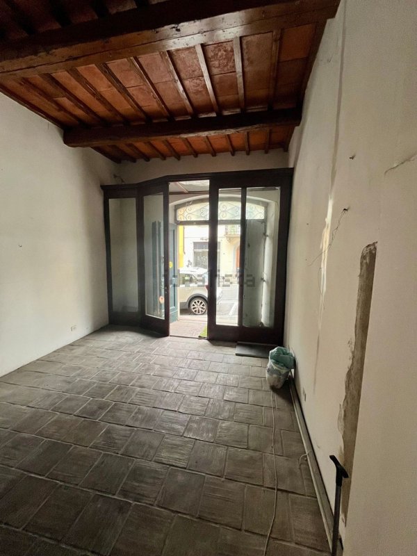 locale commerciale in vendita a Fiesole
