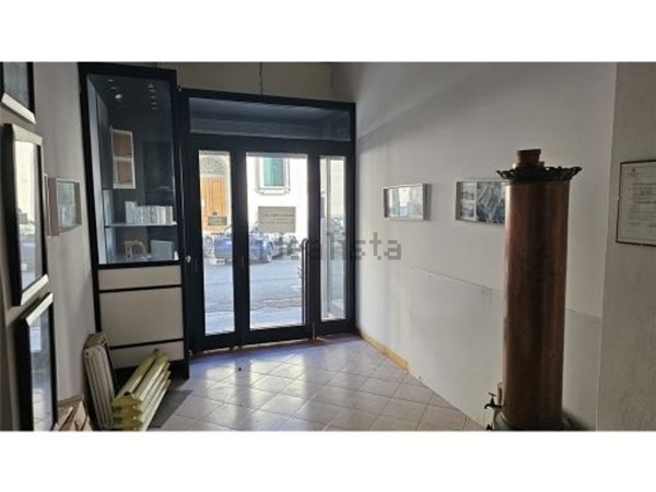 locale commerciale in vendita a Fiesole