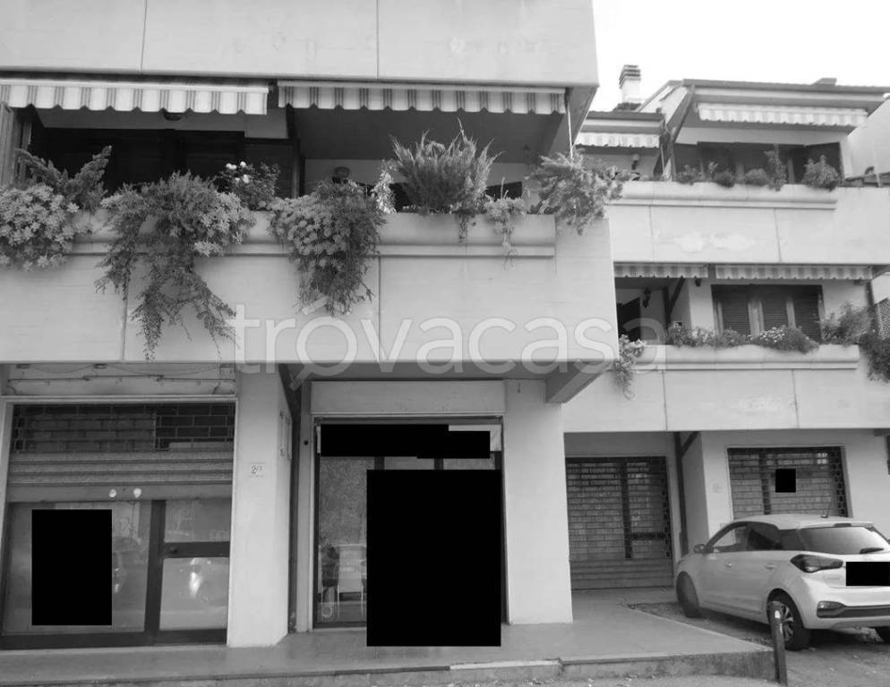 negozio in vendita a Fiesole in zona Caldine