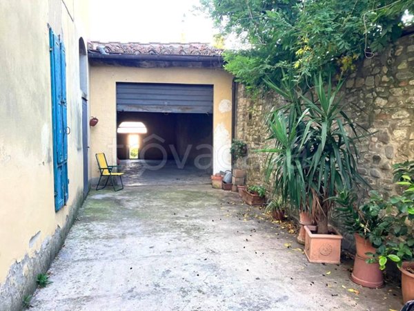 locale di sgombero in vendita a Fiesole in zona Compiobbi
