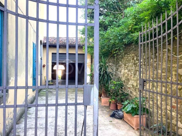 locale di sgombero in vendita a Fiesole in zona Compiobbi