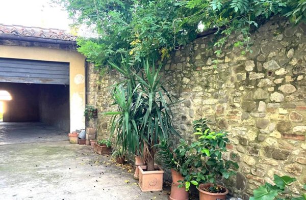 locale di sgombero in vendita a Fiesole in zona Compiobbi