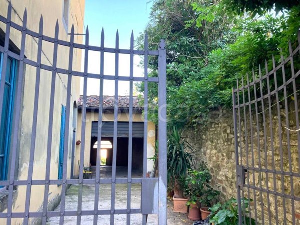 locale di sgombero in vendita a Fiesole in zona Compiobbi