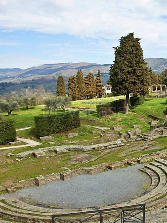 locale commerciale in vendita a Fiesole