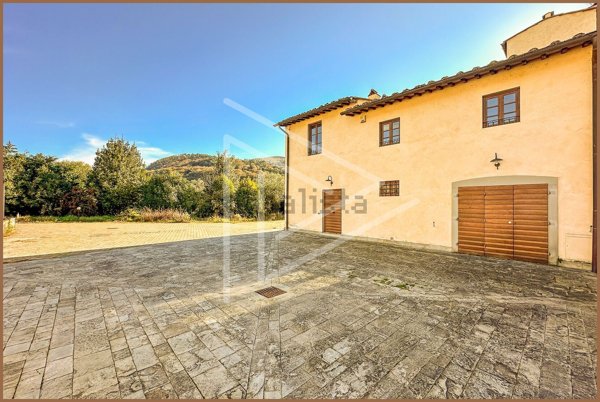 appartamento in vendita a Fiesole in zona Girone