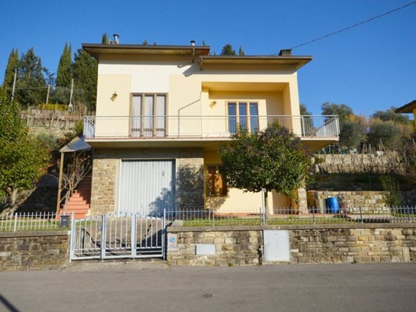 casa indipendente in vendita a Fiesole in zona Compiobbi