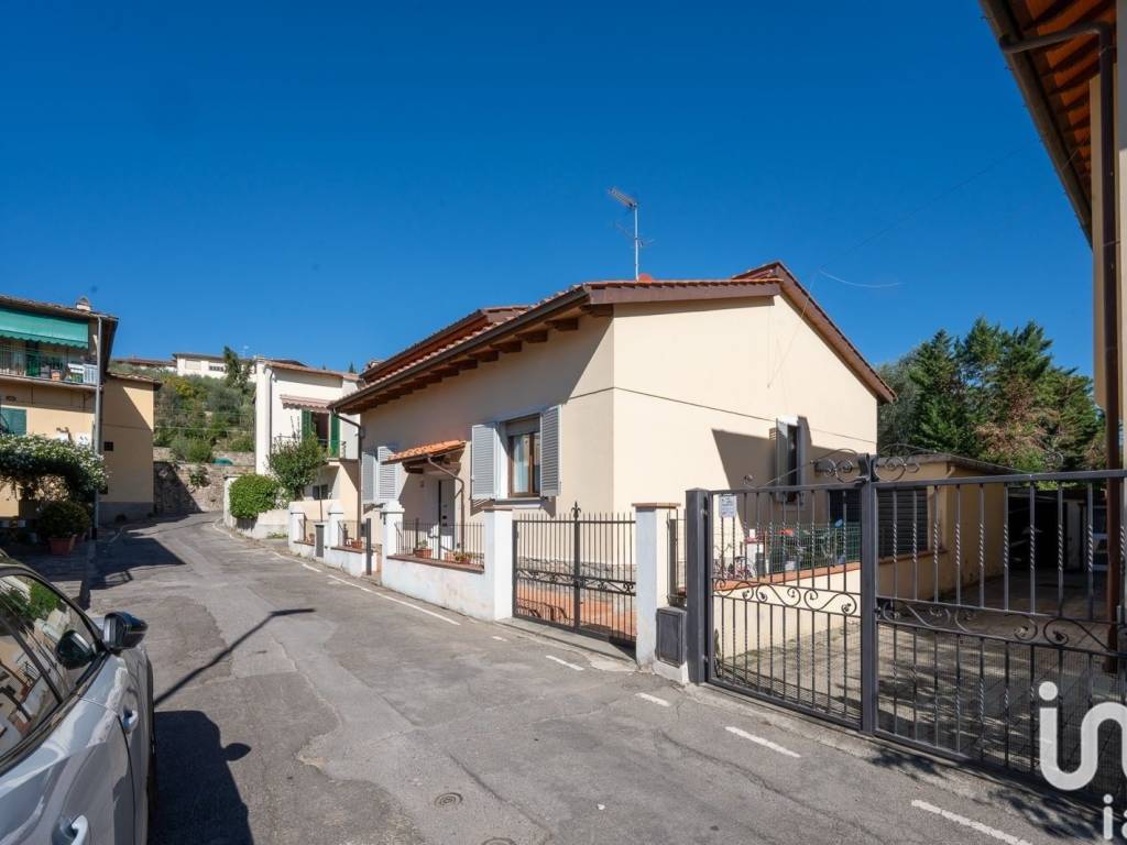 casa indipendente in vendita a Fiesole in zona Girone