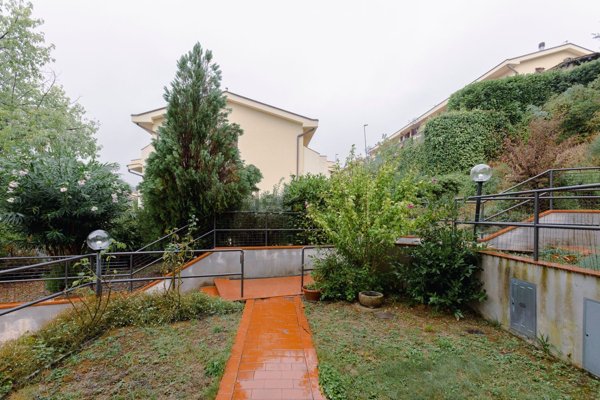 casa indipendente in vendita a Fiesole in zona Caldine