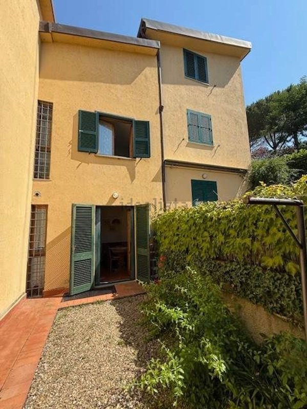 casa indipendente in vendita a Fiesole in zona Caldine