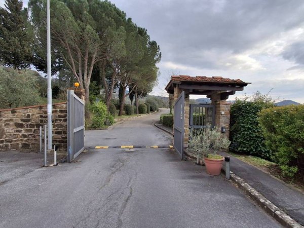 casa indipendente in vendita a Fiesole in zona Caldine