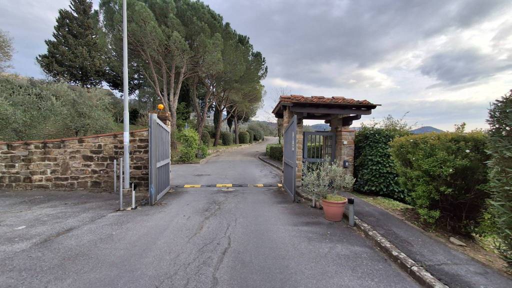 casa indipendente in vendita a Fiesole in zona Caldine