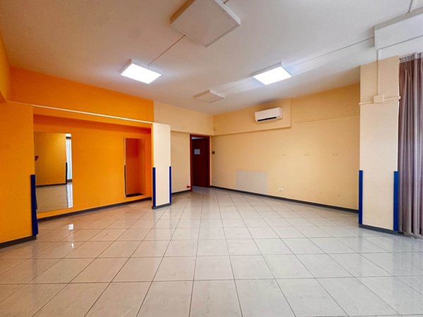 negozio in vendita a Fiesole in zona Caldine