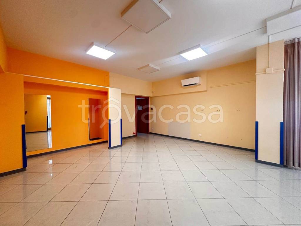 negozio in vendita a Fiesole in zona Caldine