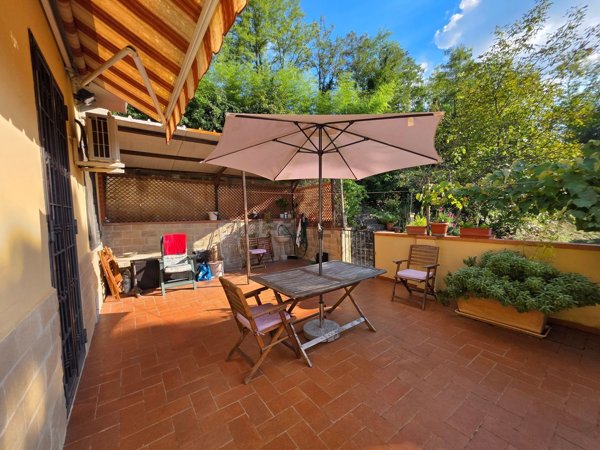 casa indipendente in vendita a Fiesole in zona Caldine