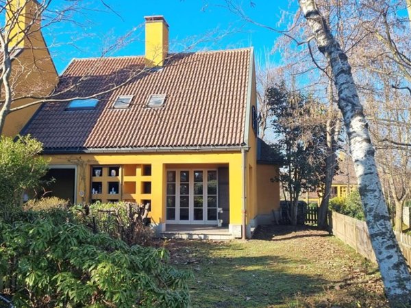 casa indipendente in vendita ad Agrate Conturbia in zona Conturbia