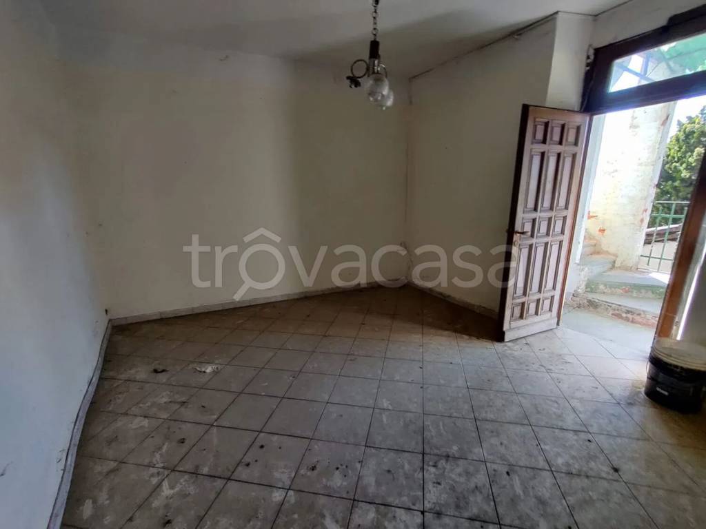 casa indipendente in vendita ad Agrate Conturbia in zona Conturbia