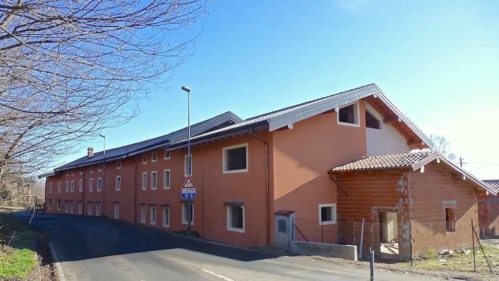 casa indipendente in vendita ad Agrate Conturbia