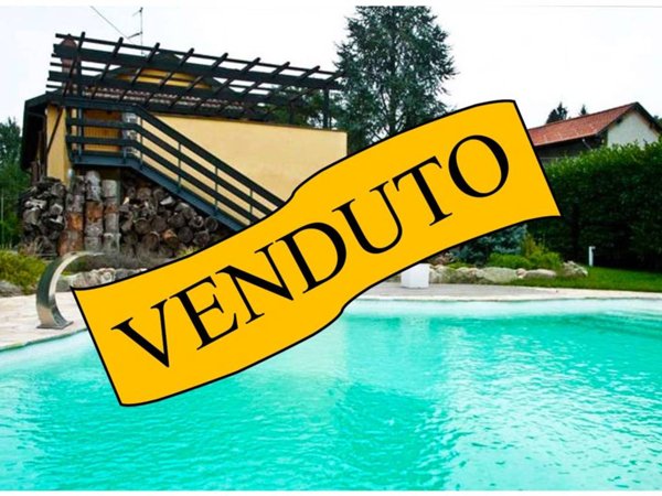 casa indipendente in vendita ad Agrate Conturbia