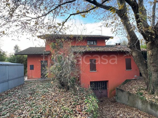 casa indipendente in vendita ad Agrate Conturbia in zona Conturbia