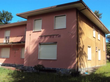 negozio in vendita ad Agrate Conturbia