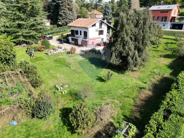 casa indipendente in vendita ad Agrate Conturbia