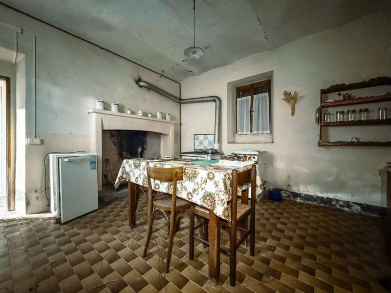 casa indipendente in vendita ad Agrate Conturbia