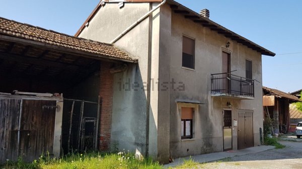 pentavano in vendita ad Agrate Conturbia