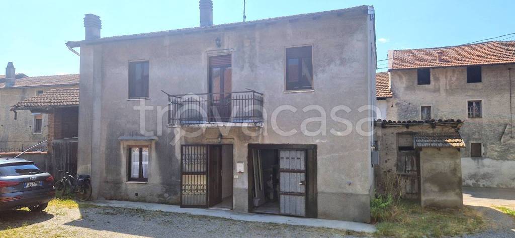 casa indipendente in vendita ad Agrate Conturbia