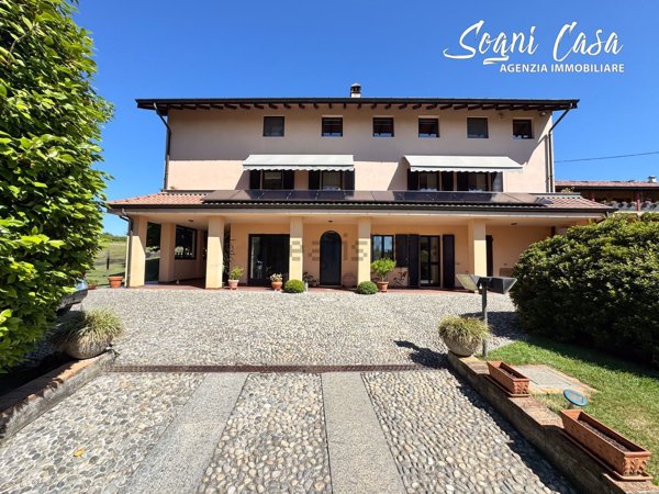 casa indipendente in vendita ad Agrate Conturbia