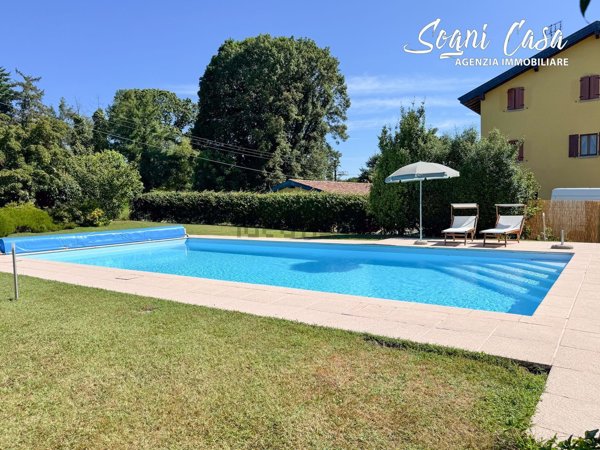 casa indipendente in vendita ad Agrate Conturbia