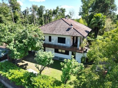 casa indipendente in vendita ad Agrate Conturbia in zona Agrate