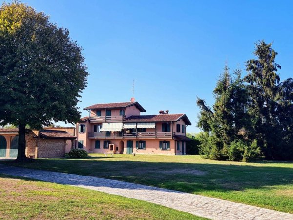 casa indipendente in vendita ad Agrate Conturbia in zona Conturbia