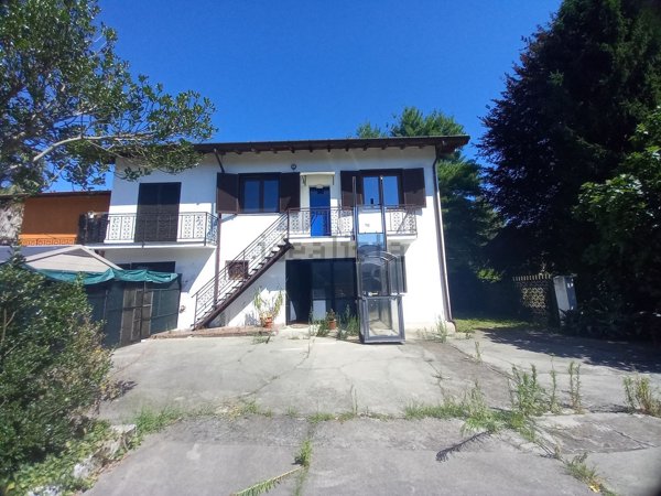 appartamento in vendita ad Agrate Conturbia
