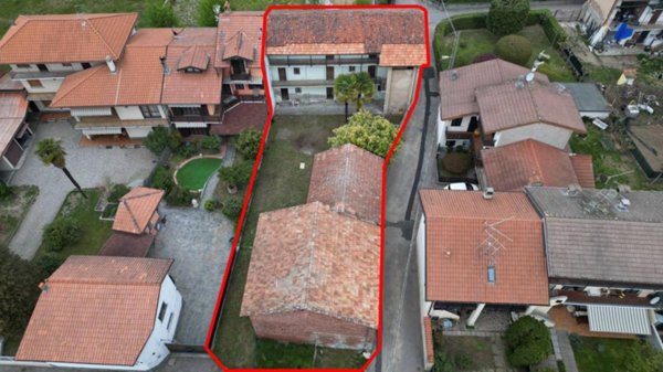 casale in vendita ad Agrate Conturbia in zona Agrate