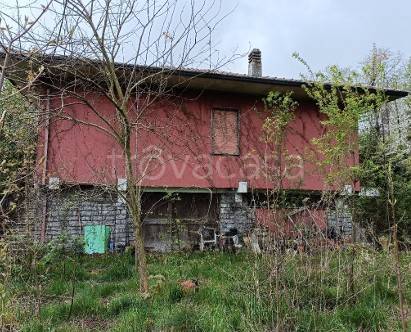 casa indipendente in vendita ad Agrate Conturbia