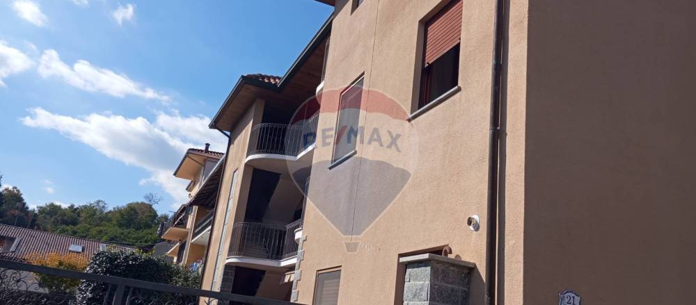 casa indipendente in vendita ad Agrate Conturbia
