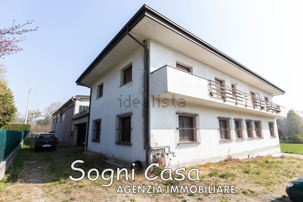 casa indipendente in vendita ad Agrate Conturbia