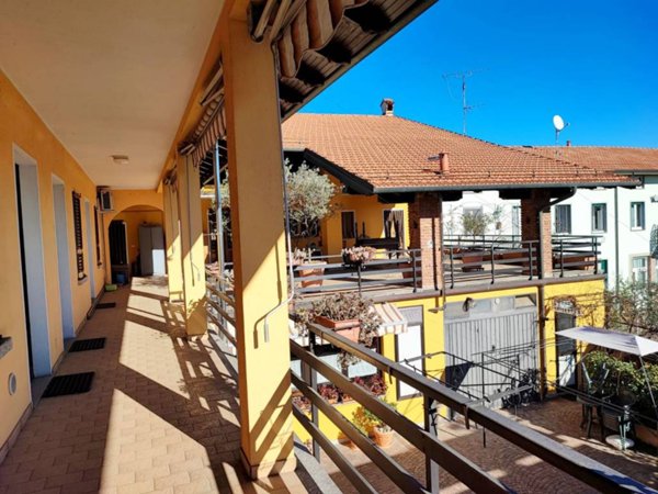 appartamento in vendita ad Agrate Conturbia in zona Agrate