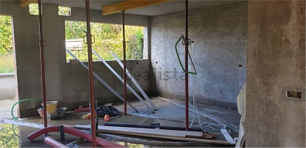 casa semindipendente in vendita ad Agrate Conturbia