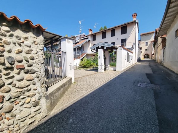 appartamento in vendita ad Agrate Conturbia